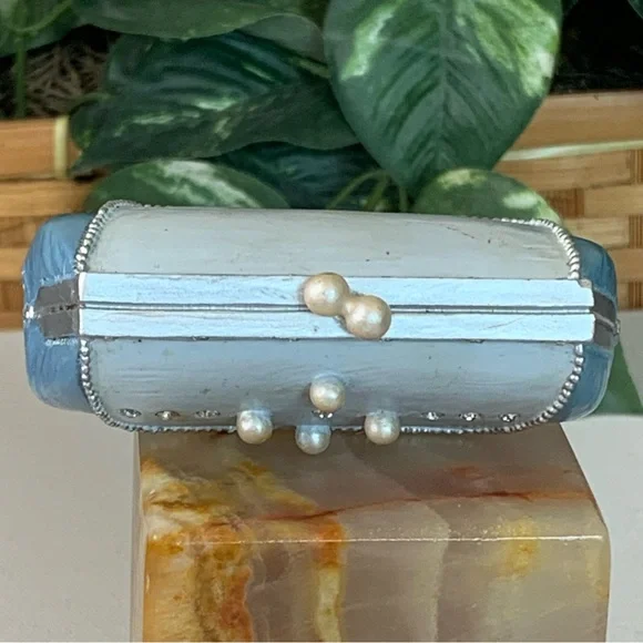 AVON Collectibles All Dressed Up Blue Pearl Purse Clutch Bag Fashion Figurine - Picture 10 of 14